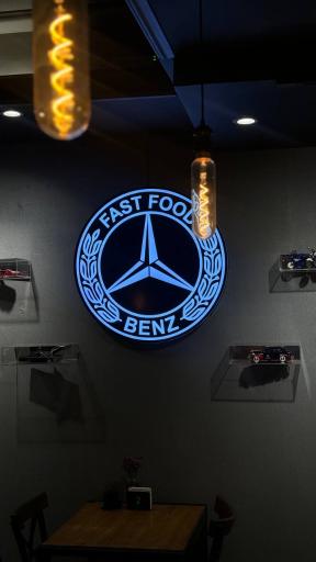 کافه فست فود بنز