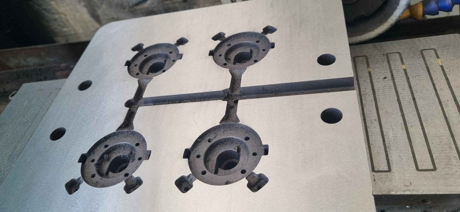 عکس قالب و قطعه سازی آوا صنعت