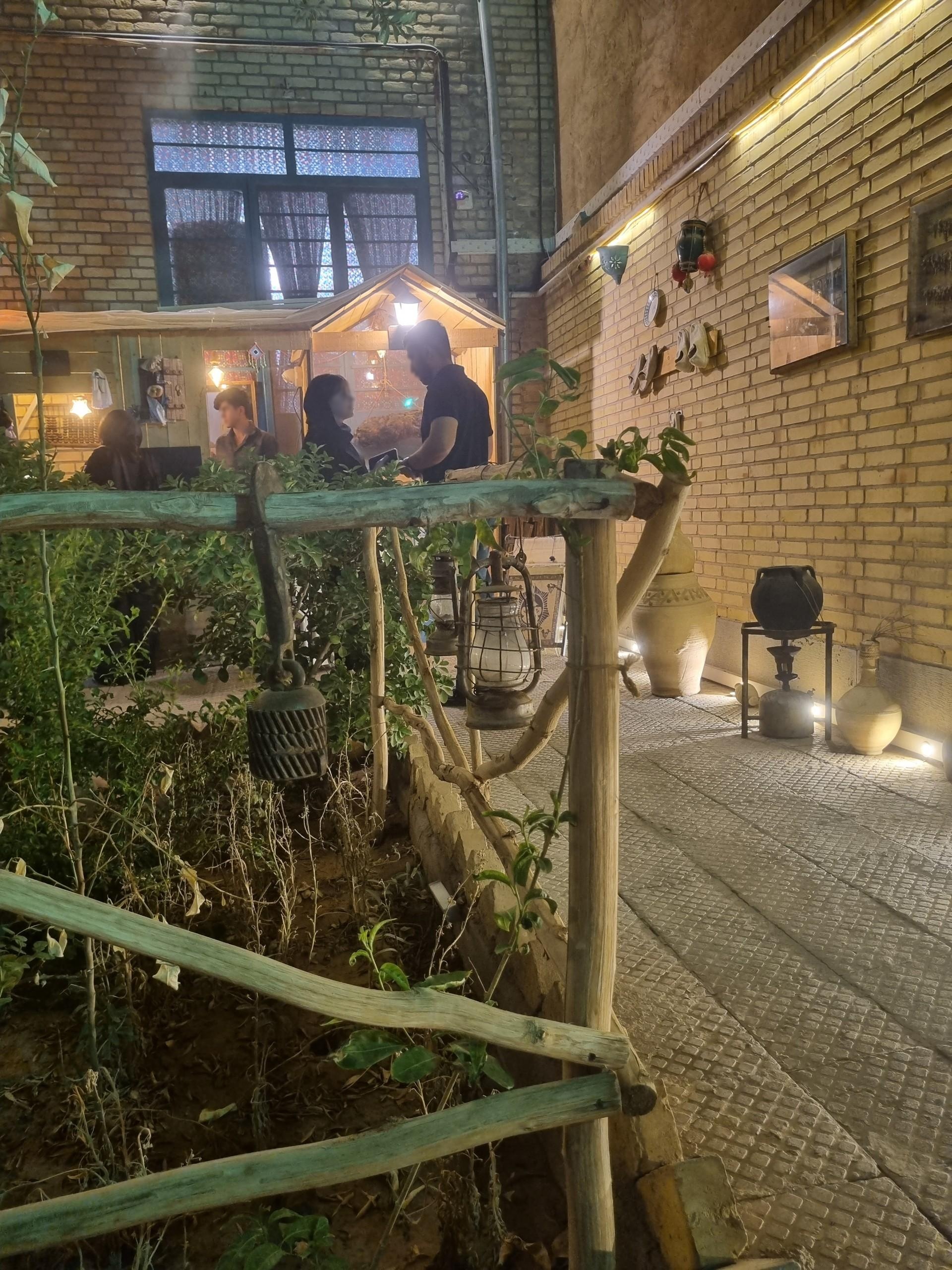 عکس کافه رستوران سنتی باباجون