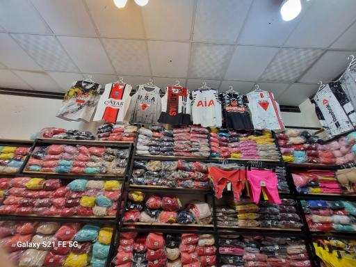 عکس تولید و پخش لباس زیر آذین (زواری)