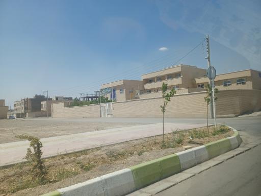 عکس دبیرستان نمونه دولتی حاج حسین مکتبی