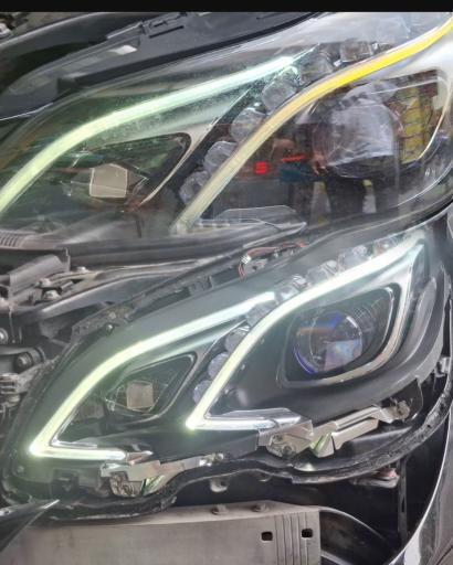 عکس کلینیک تخصصی چراغ خودرو نورافزا