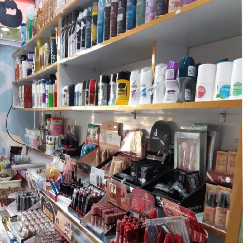 عکس فروشگاه لوازم آرایشی و بهداشتی شاین