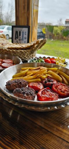 عکس علی کافه