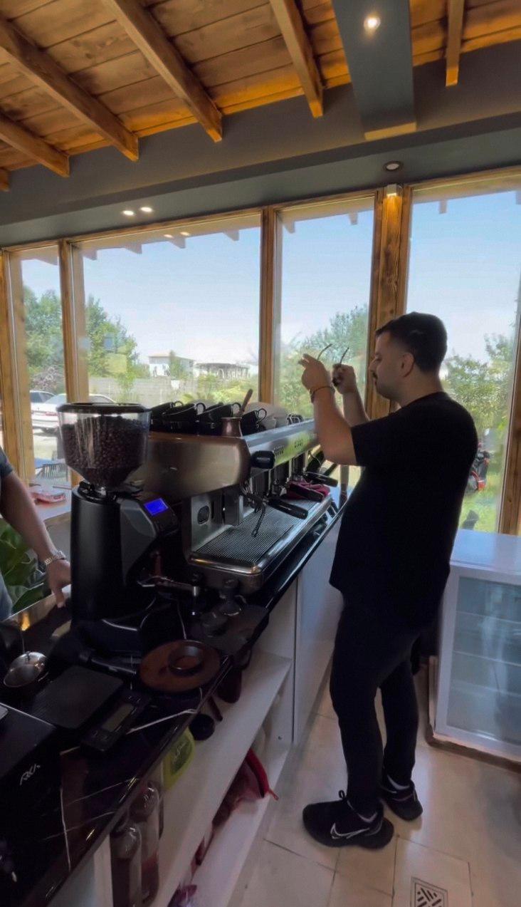 عکس علی کافه