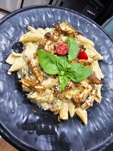 عکس کافه رستوران‌ اردیبهشت