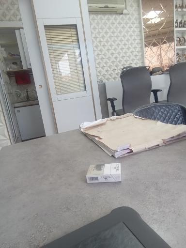 عکس گروه مشاورین املاک نیایش