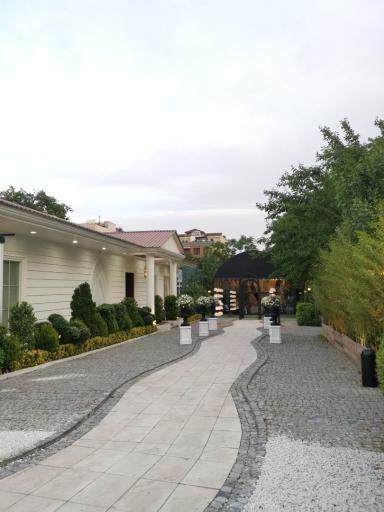 عکس باغ عمارت شیخ بهایی