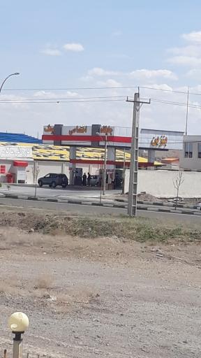 عکس پمپ بنزین پونک 