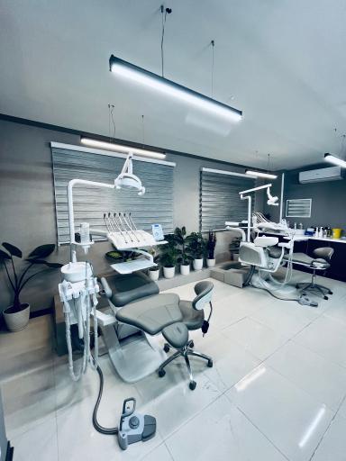 عکس کلینیک دندان‌پزشکی قاف