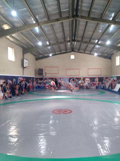 عکس سالن کشتی اقبال