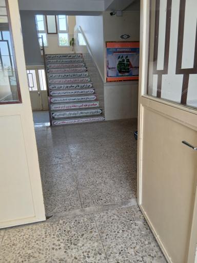 عکس مدرسه شهید شبرو