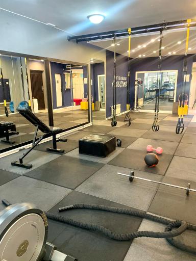 عکس باشگاه ورزشی بانوان اکسین جردن