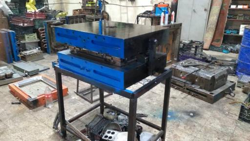 عکس قالبسازی برند