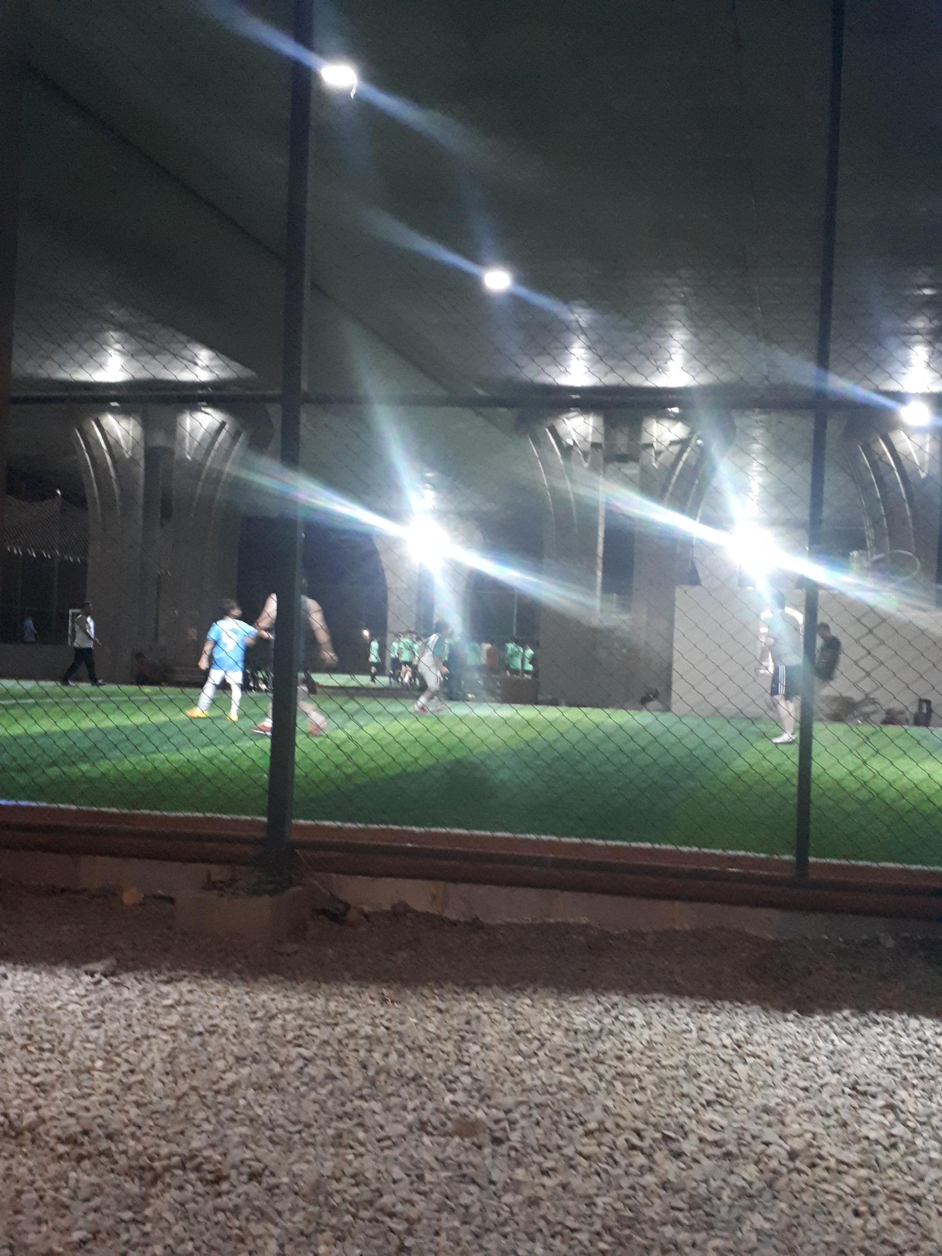 عکس زمین فوتسال سرباز چمن مصنوعی