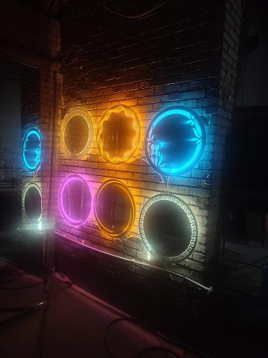 عکس آینه کلاسیک کیومرث