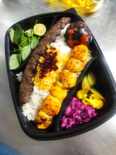 عکس بیرون بر و غذاخوری لیموترش