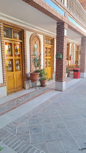 عکس هتل سنتی تخت جمشید 