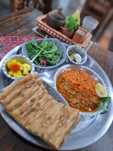 عکس خانم املت آقای دیزی شعبه ۲
