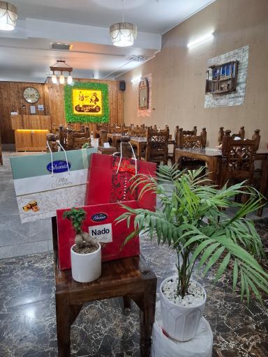 عکس خانم املت آقای دیزی شعبه ۲