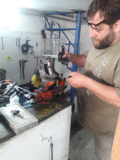 عکس خدمات برق خودرو ایران اروپا