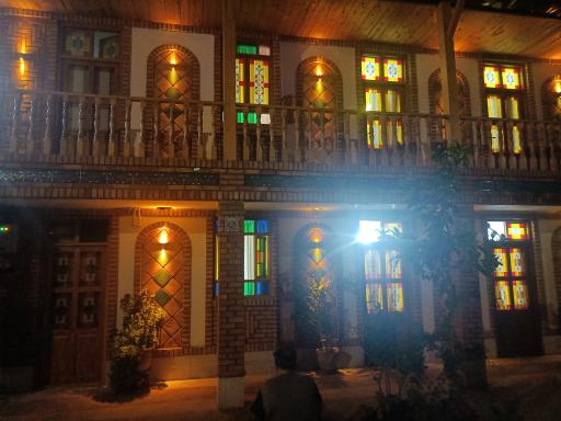 هتل سنتی تخت جمشید 