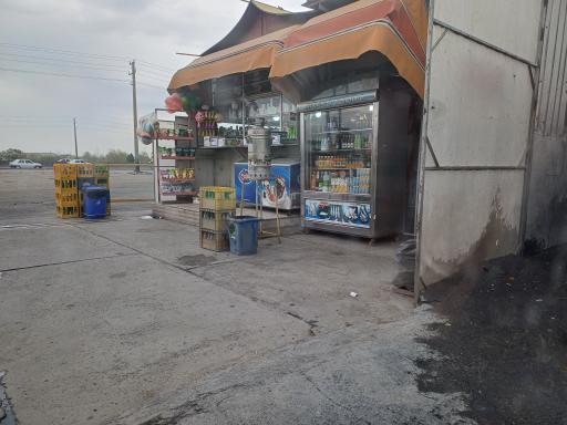 عکس دکه شبانه روزی تنقلات