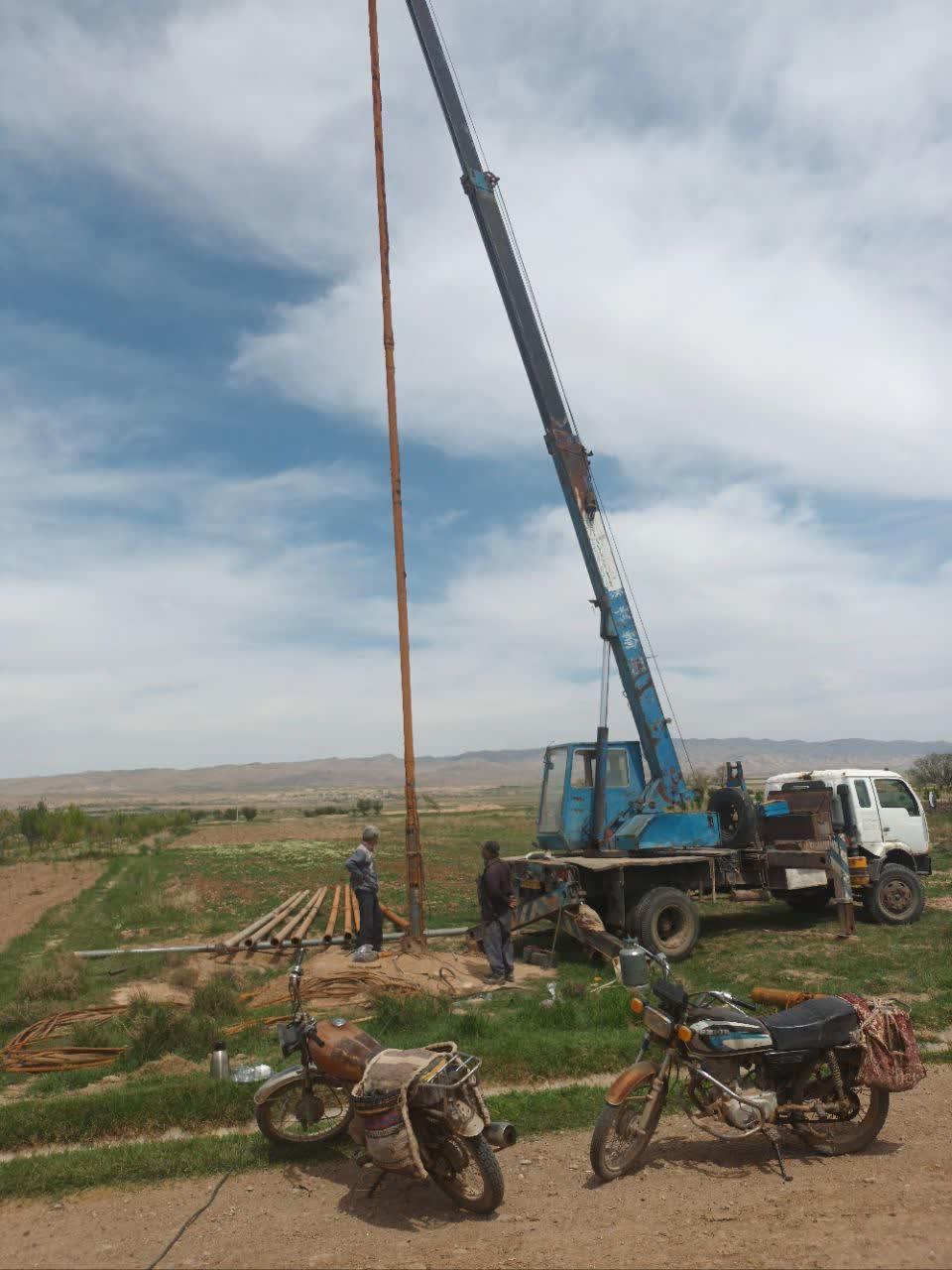 عکس جرثقیل قائم