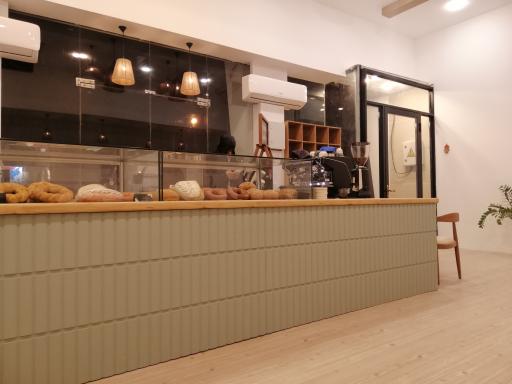 عکس کافه بیکری لوپن