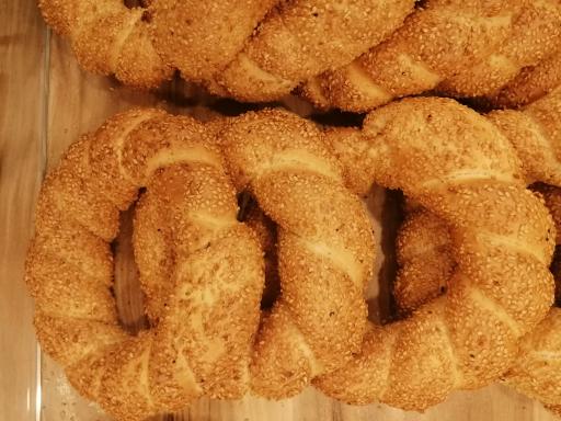 کافه بیکری لوپن