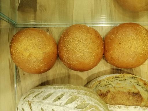 کافه بیکری لوپن