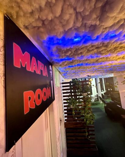 عکس کافه مافیا اوژن