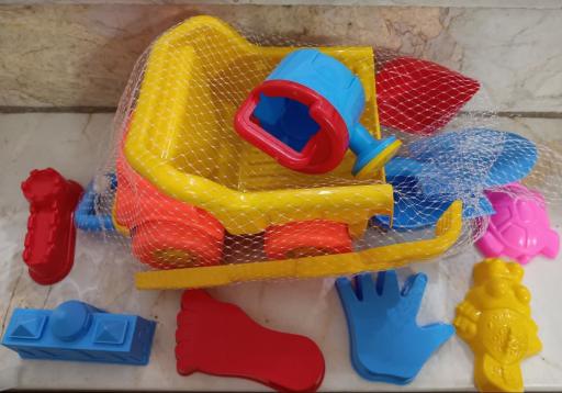 عکس فروشگاه عروسک واسباب بازی