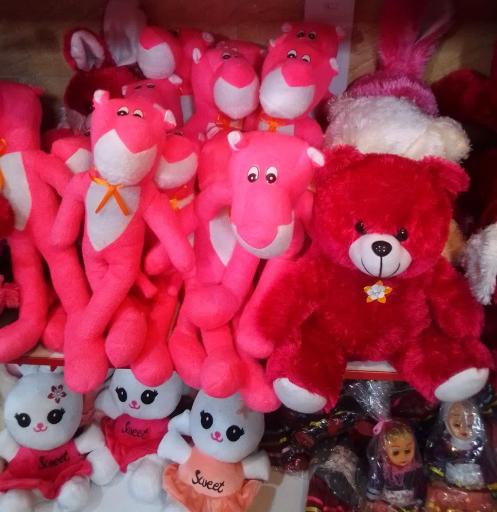 عکس فروشگاه عروسک واسباب بازی