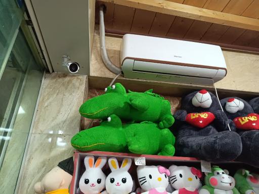 عکس فروشگاه عروسک واسباب بازی