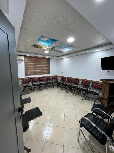 عکس آموزشگاه زبان پسرانه اردیبهشت