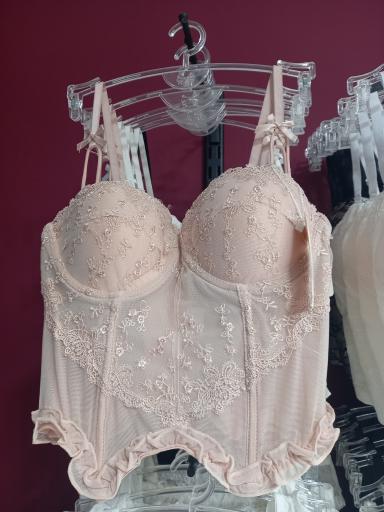 عکس فروشگاه لباس زیر زنانه موحد کالکشن