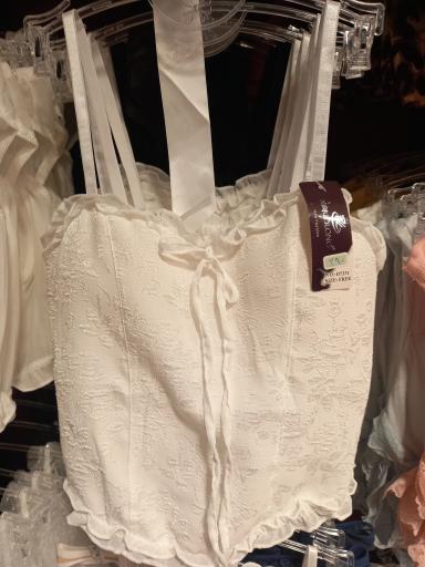 عکس فروشگاه لباس زیر زنانه موحد کالکشن