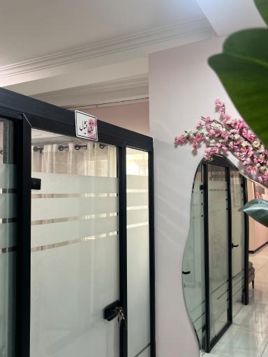 عکس مطب زیبایی و مرکز لیزر نیکشا 