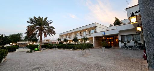 عکس هتل جهانگردی لارستان