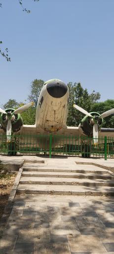 عکس یادمان هواپیمای داکوتا