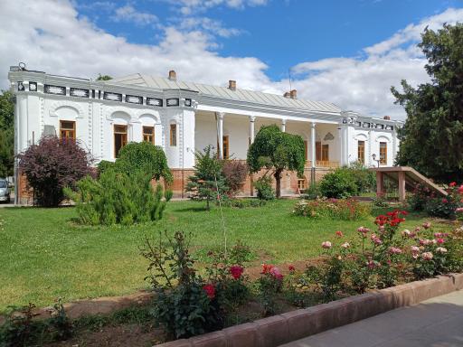 عکس ساختمان شهرداری خوی