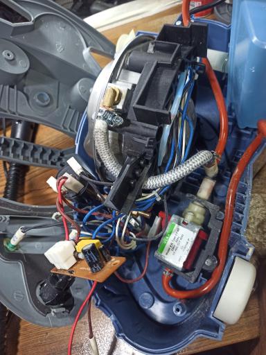 عکس تعمیرگاه لوازم خانگی برقی