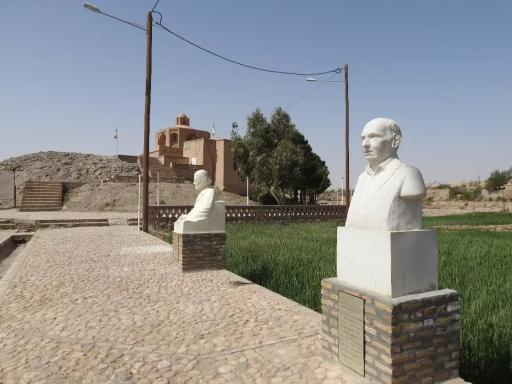 عکس آرامگاه ابن حسام خوسفی