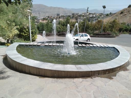 عکس حوض آبنما پارک