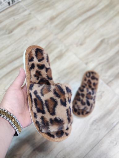 عکس دمپایی و صندل خوش قدم 