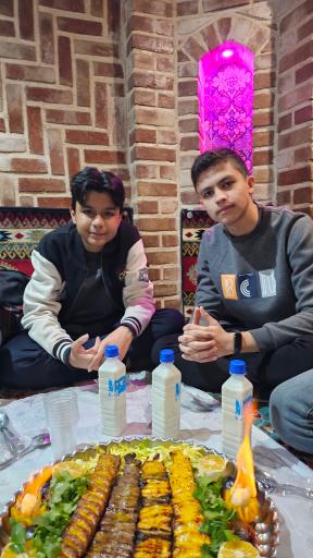 عکس سفره خانه سنتی و کافه رستوران دهقان