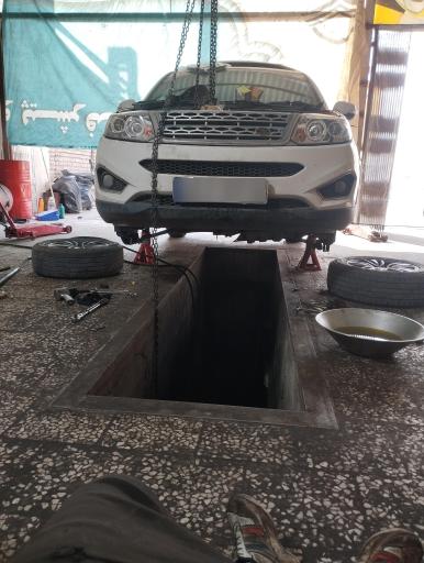 عکس تعمیرگاه دوستان 