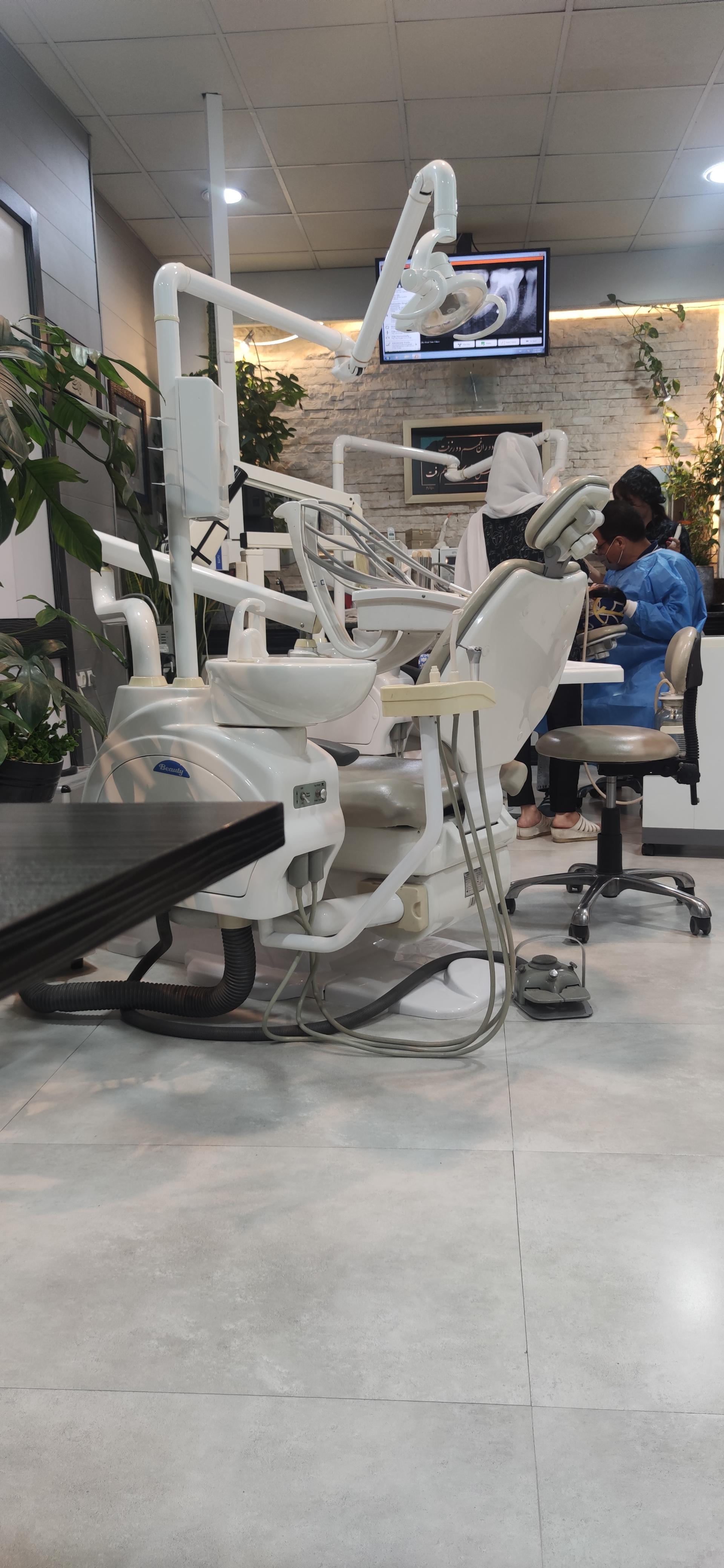 عکس کلینیک دندانپزشکی دکتر یاوری 