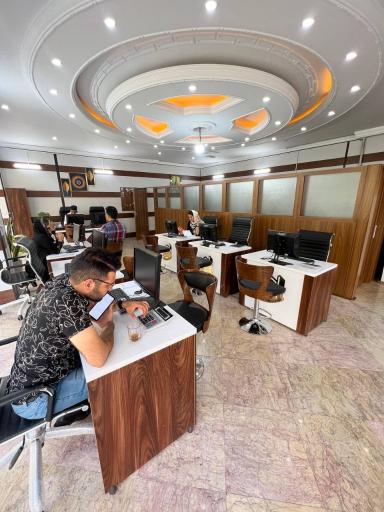 عکس مشاورین املاک افتخار